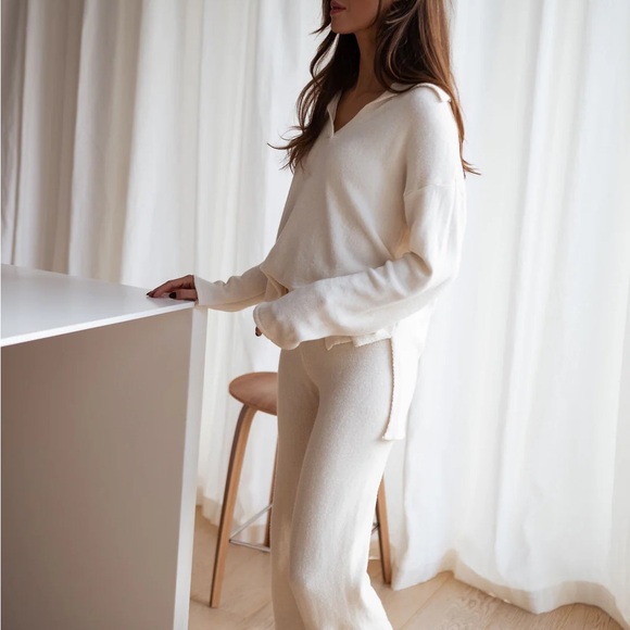 Elegant Cream Women's Sweater - Picture 9 of 13